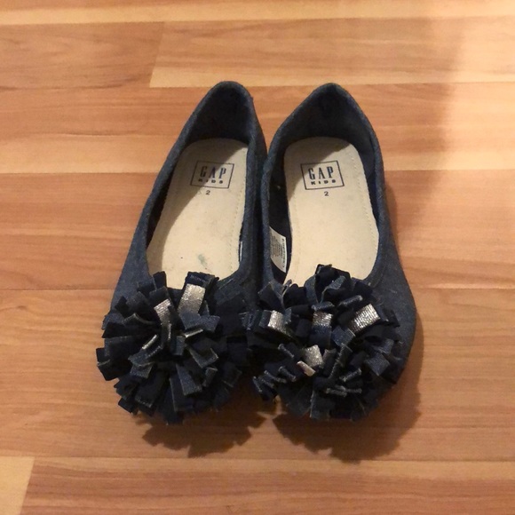 GAP - Picture 1 of 4